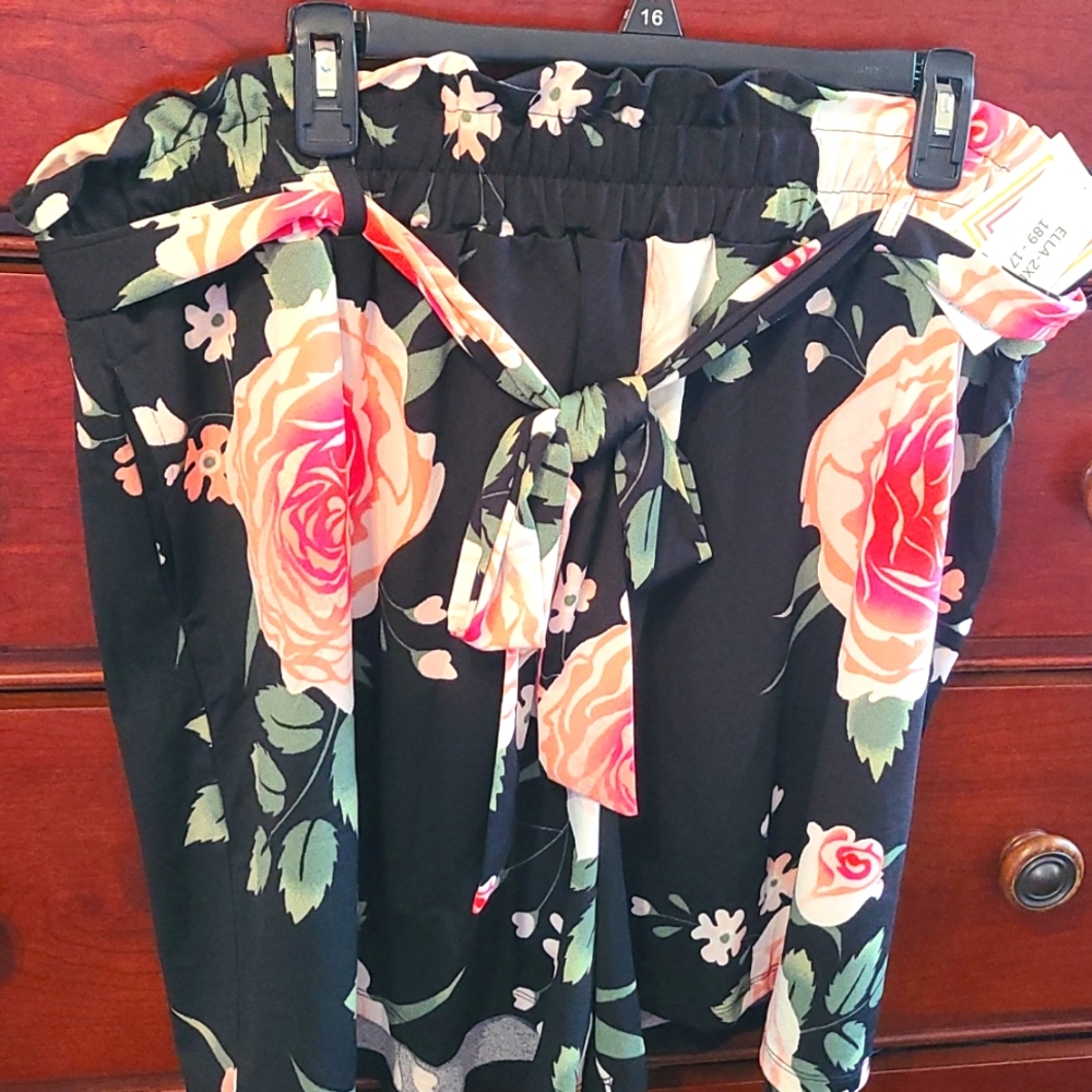2XL LuLaRoe Ella Shorts New NWT